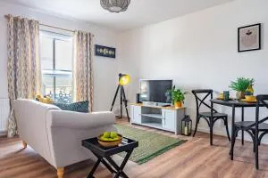 Swift Host Golden Triangle 2 bed with Parking - Cringleford