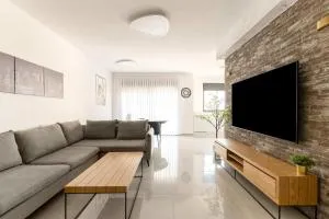 פנינת הקריות - Mitspe Aviv