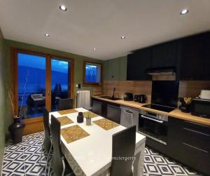 Appartements Le Panorama du Lac - Vue Splendide ! - a 3mn du Lac : photos des chambres