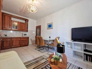 Lionel Apartment