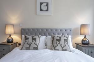 Two-Bedroom Deluxe Apartment with Balcony room in Riverside Apartment
