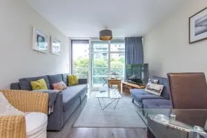Riverside Apartment - London