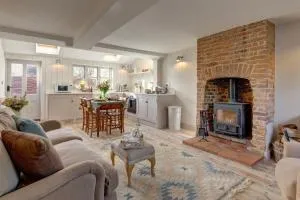 The Flints - Saxlingham