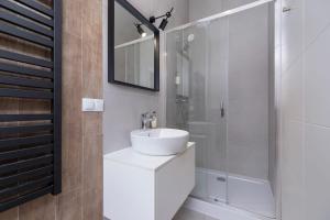 Nowoczesny Apartament w Centrum Krakowa by Noclegi Renters