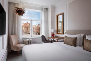 Superior Double Room with Canal View room in NH Collection Amsterdam Doelen