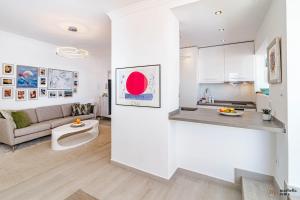 Victoria Blu Apartment Ref #95