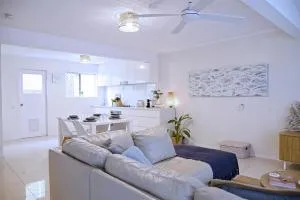 Little Gem in Peregian Beach - walking distance to beach with pool - Marcus Beach