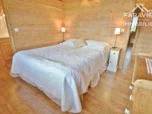 Chalets Chalet de charme 4* pour 12 pers. avec cheminee, TV et jardin proche pistes de ski - FR-1-391-19 : photos des chambres