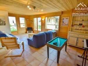 Chalets Chalet de charme 4* pour 12 pers. avec cheminee, TV et jardin proche pistes de ski - FR-1-391-19 : photos des chambres