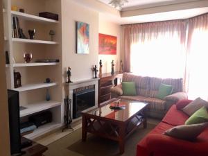 Amplio adosado a 5 mits del metro y centro comercial