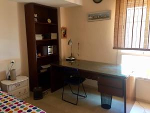 Amplio adosado a 5 mits del metro y centro comercial