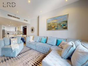 Stylish 2BR Apartment Steps from Metro and Marina Mall - 4hvězdičkové hotely ve městě Dubaj