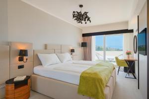 Twin Room with Extra Bed room in Hotel Omorika