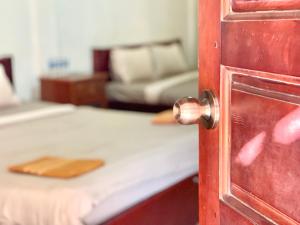 Sky Riverside - FREE LAUNDRY - កម្ពុជាត្រូវការសន្តិភាព