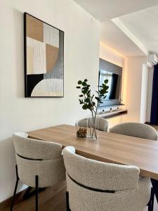 Crown Apartments - BW Arcadia