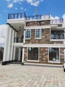 Exquisite 6 bedroom Villa in Nakuru - Nakuru