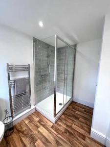 Devon-2 Bdrm Sleeps 4 Great for Contractors