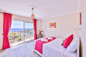 VILLA MYSTIC Private Pool-Garden & Sea Views in Central Location