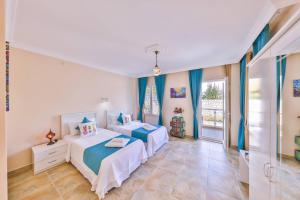 VILLA MYSTIC Private Pool-Garden & Sea Views in Central Location