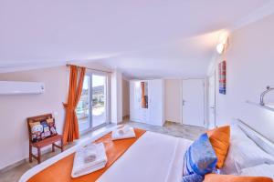 VILLA MYSTIC Private Pool-Garden & Sea Views in Central Location