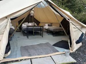 Cozy Hot Tent with Log Burner & Hot Tub Right Tent - Llanfairpwllgwyngyll