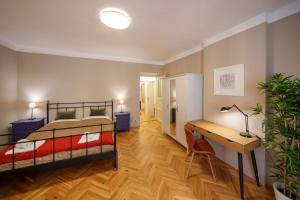 3 Bed Flat - Sleeps 12 - Wifi