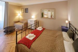 3 Bed Flat - Sleeps 12 - Wifi