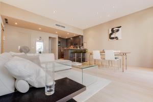 Lélégance à Antibes , central, 1 min de la plage