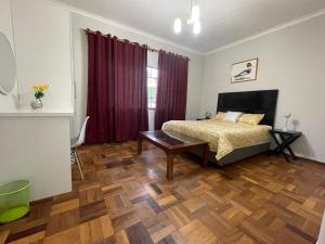 Leafy home in the heart of Linden with Pool