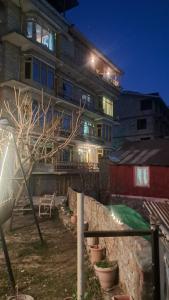 Bablu Lodge & Cafe