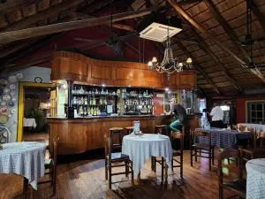 The Gateway Inn - Elim