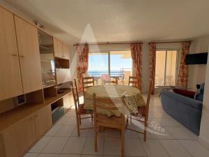 appartement 1 chambre avec terrasse vue mer dans residence avec piscine