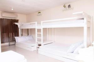 Nnyl Baler Surf & Stay