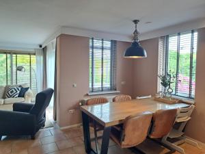 Charmante woning omheinde tuin, dichtbij strandje VP023