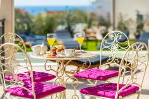 Luxury Villa East
