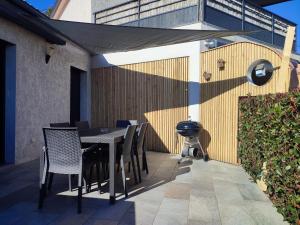 Appartements cote et mer - appartement haut standing dans villa avec piscine et vue mer : photos des chambres