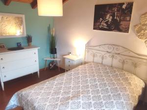 Oasi Azzurra - Cosy flat with a terrace and a great view over lake and mountains