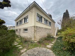 Maisons de vacances Bergerac- Grande maison familiale, terrasse, jardin : photos des chambres