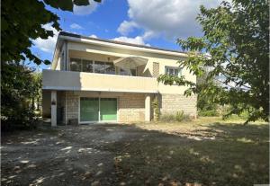 Maisons de vacances Bergerac- Grande maison familiale, terrasse, jardin : photos des chambres