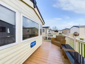 Caravan at Dawlish Warren on a quiet park with outside space - Starcross