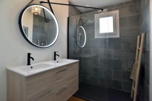 Maisons de vacances Les Mimosas - Jardin clos : photos des chambres