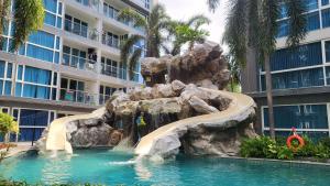 Centara Avenue Residence by Patsamon