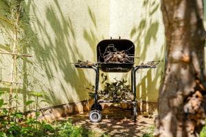 Green house Peroj, WI-FI, FREE PARKING, GARDEN, HOT TUBE, PET FRIENDLY