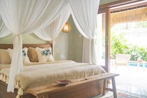 Tropical 2BR Bingin Center 2 Minutes to Beach