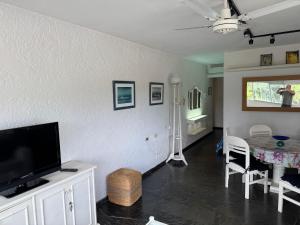 Hermoso Apartamento primera linea Rambla de Playa Mansa Punta del Este