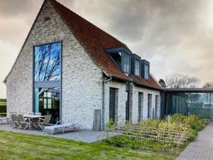 SCHRAVENHOEk met indoorzwembad en sauna