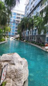 Centara Avenue Residence by Patsamon