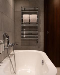 Hotels Molitor Hotel & Spa Paris - MGallery Collection : Chambre Lit King-Size Exécutive avec Terrasse et Vue