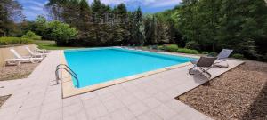 Maisons de vacances Grande maison pour 8 - Tranquillite - Piscine : Maison de Vacances