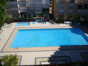 T2 cabine relooké avec piscine idéalement situé